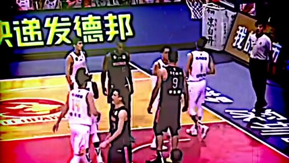 经典名场面！易建联：OK你要是这么吹，我可以请他喝&ldquo;拉菲&rdquo;